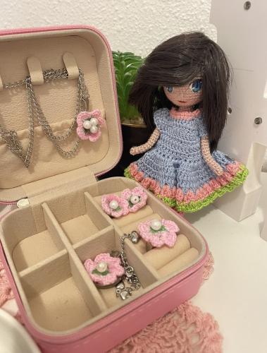 Light-colored gift set