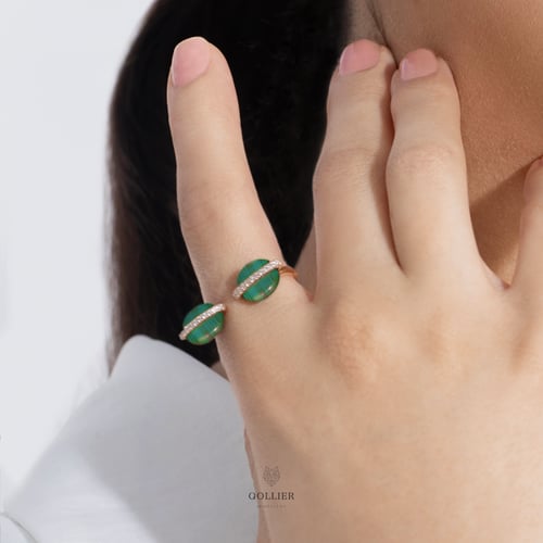 خاتم بحجر الملاكايت مرصع بالألماس المدور