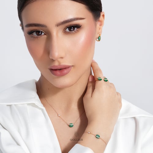 خاتم بحجر الملاكايت مرصع بالألماس المدور