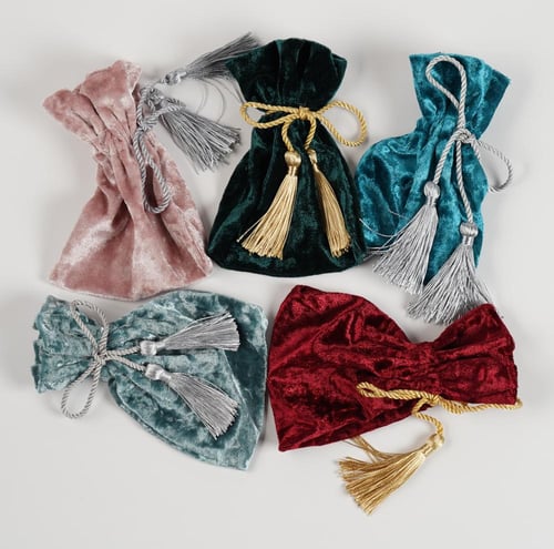 كيس مخمل (حبة وحدة)