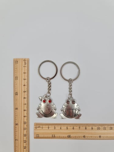 ميداليات ضفادع حُبّنا