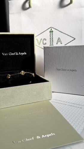 اسوارة فانكليف ميني ذهبي هاي كواليتي مع الملحقات