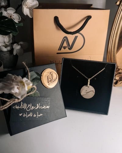 سلسال حفر ليزر الصورة المطلوبة من الأمام والخلف شك...