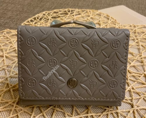 محفظة نسائيه