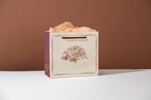 كيس هدية ( زهور وعصفور )