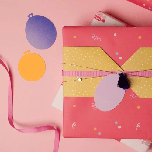 بطاقات اهداء صغيرة ( مجموعة من 4 بالونات )