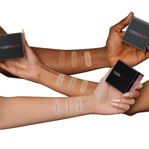 HUDA BEAUTY Easy Bake Loose Baking & Setting Powde...