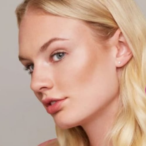 كنتور ايسنس بودر