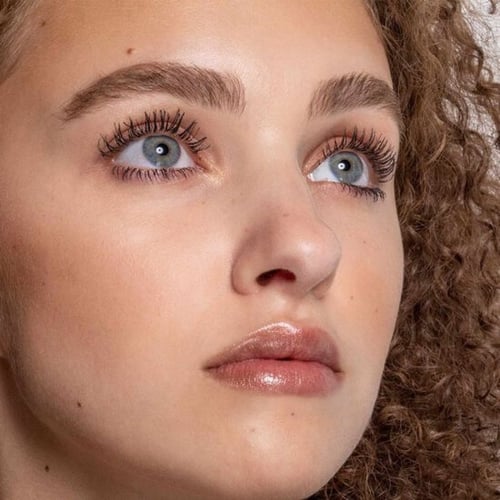 مسكرا At lash’s من مارك جايكوب بالحجم الكامل