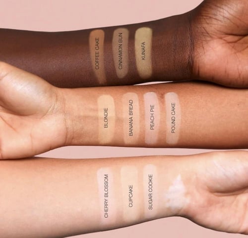 HUDA BEAUTY Easy Bake Loose Baking & Setting Powde...