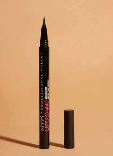 من نكس Nyx lift& snatchقلم رسم الحواجب فائق الدقه...