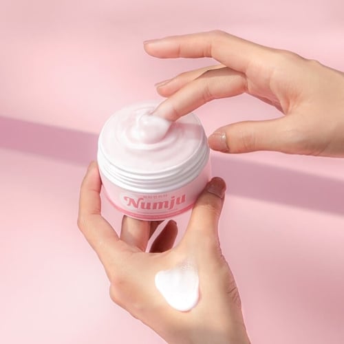 كريم التبييض نومجو بالفيتامينات من ذا تشارمين جارد...