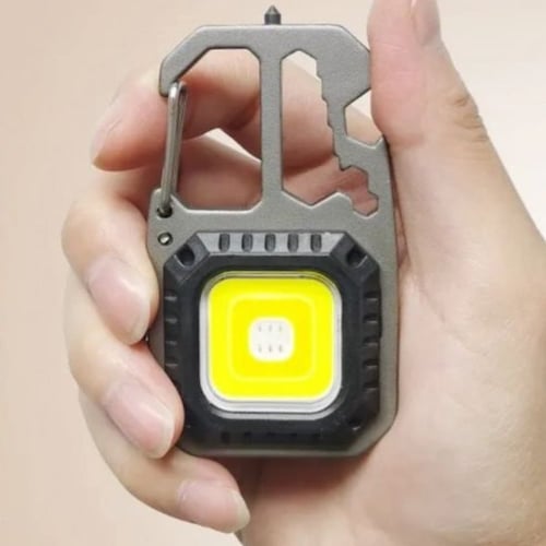 كشاف ميدالية مربع