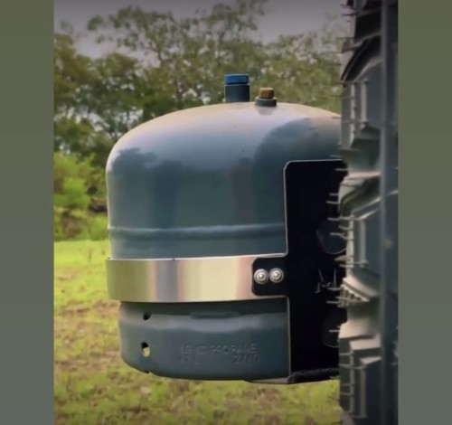 سلندر غاز 2 كيلو مع رشة بويه