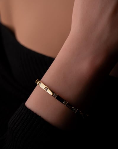 إسوارة جذوة مطلية بالذهب عيار 18 ومرصعة بالزركون -...