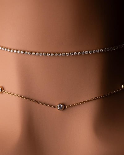 قلادة أفق مطلية بالذهب عيار 18 ومرصعة بالزركون - ق...