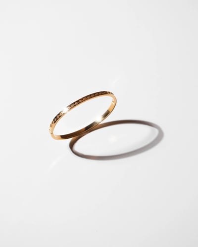 إسوارة سمو مطلية بالذهب عيار 18 ومرصعة بالزركون -...