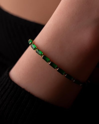 إسوارة رونق مطلية بالذهب عيار 18 ومرصعة بالزركون -...