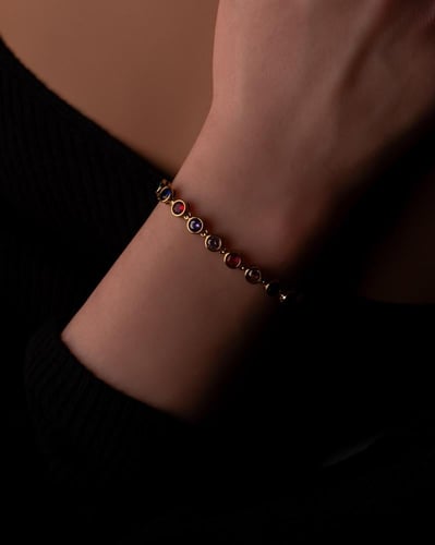 إسوارة فخار مطلية بالذهب عيار 18 ومرصعة بالزركون -...