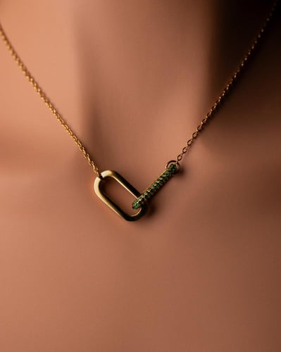 قلادة بريق مطلية بالذهب عيار 18 ومرصعة بالزركون