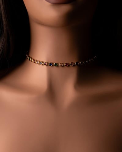 قلادة فخار مطلية بالذهب عيار 18 ومرصعة بالزركون- ق...