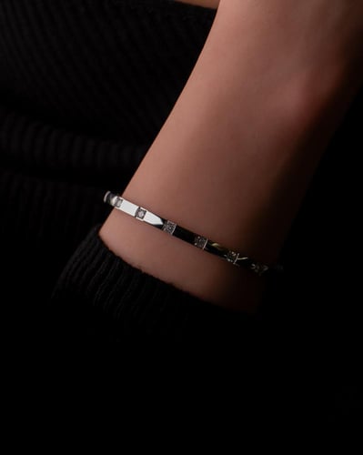 إسوارة جذوة مطلية بالذهب عيار 18 ومرصعة بالزركون -...