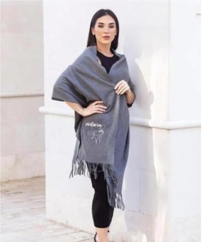 شال شتوي انيق بالاسم عدة الوان