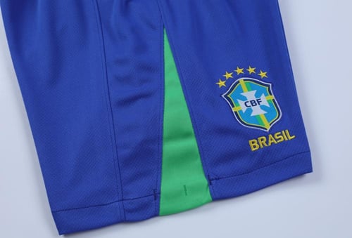 شورت منتخب البرازيل الاساسي 2025