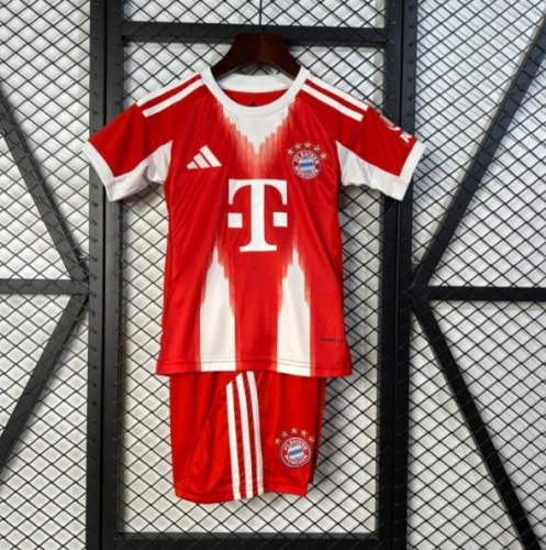 طقم اطفال بايرن ميونخ الاساسي 2026