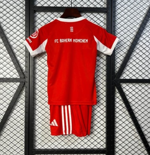 طقم اطفال بايرن ميونخ الاساسي 2026