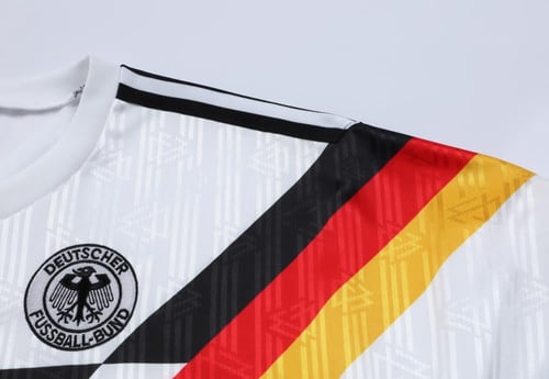 تيشيرت المانيا الأساسي 1990