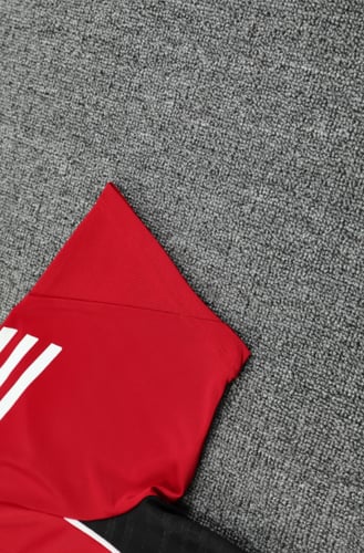 طقم تدريب مانشيستر يونايتد 2026 #1