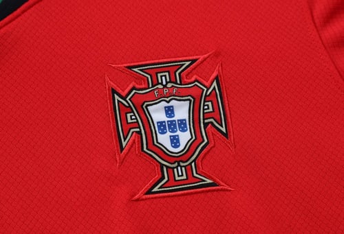 تيشيرت منتخب البرتغال الاساسي 2025