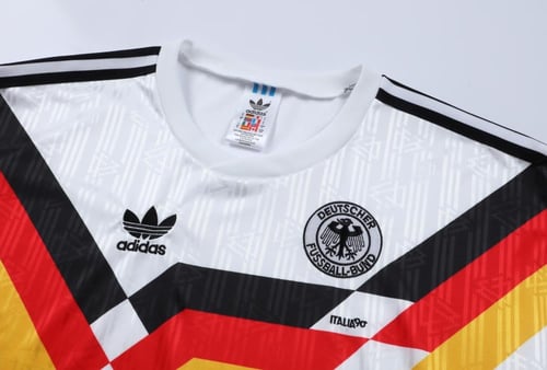 تيشيرت المانيا الأساسي 1990