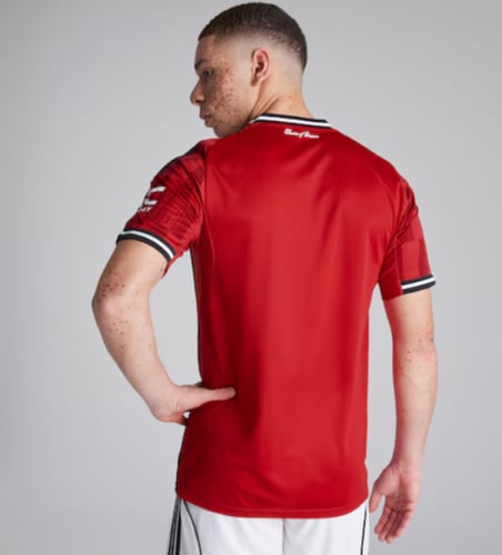 طقم مانشيستر يونايتد الاساسي 2026