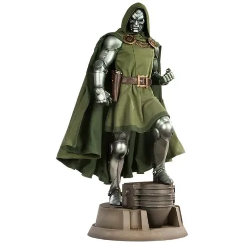 SideShow Collectibles: Marvel Dr. Doom Premium For...