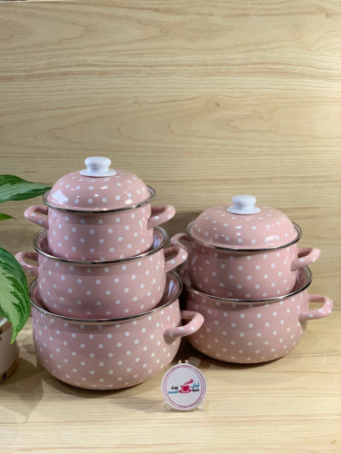 طقم قدور معدنية