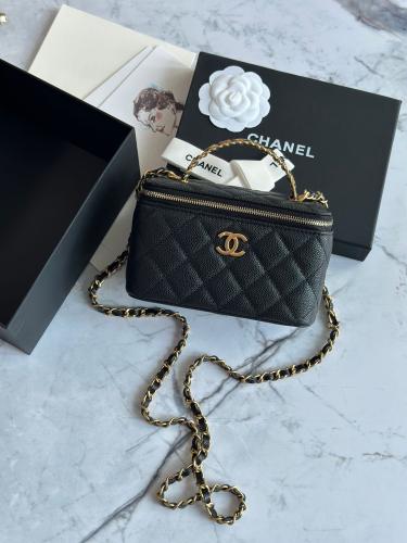 شنطة CHANEL صغيره