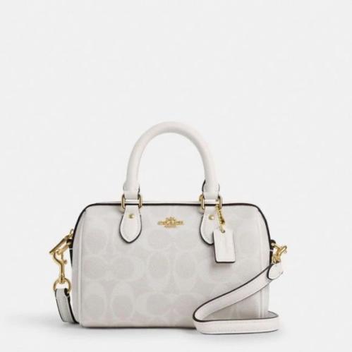 شنطه coach