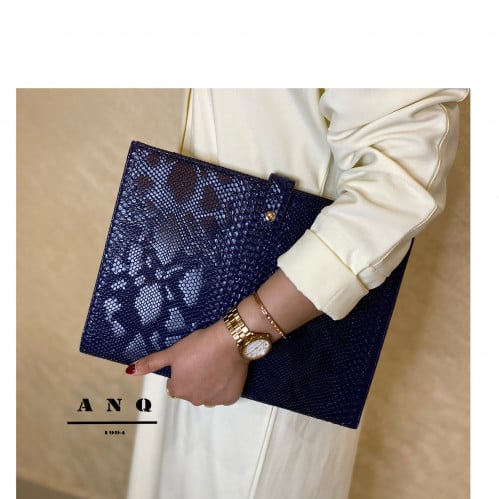 ملف باللون الأزرق الداكن