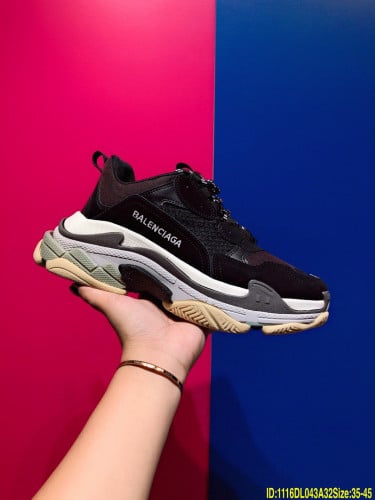 BALENCIAGA