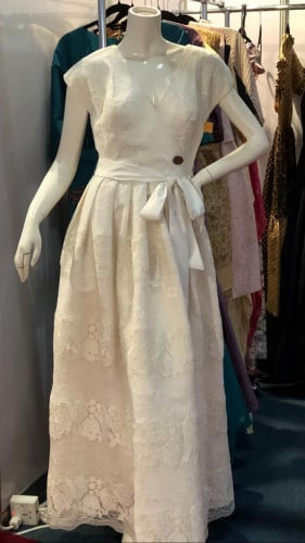 فستان دانتيل