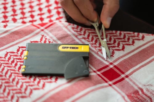 قطعة بمهام متعددة من اوف تيك بشكل البطاقة