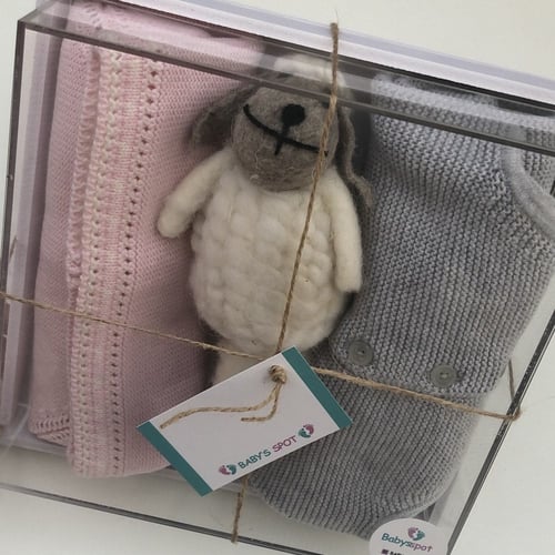 اطقم من الصوف المحبوك