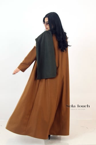 عباية جوخ مميزة مع شال جوخ مقلم