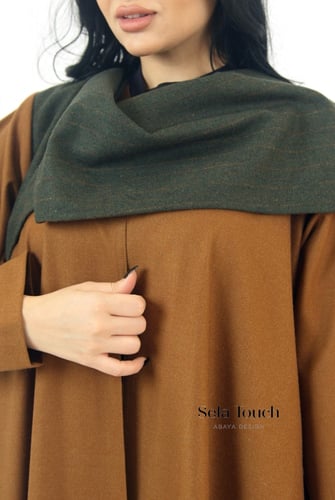 عباية جوخ مميزة مع شال جوخ مقلم