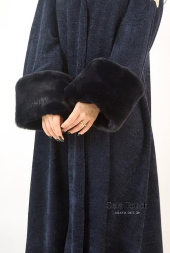 عباية.مميزة صوف كحلي مع فرو على الاكمام