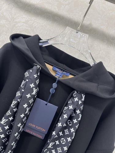 هودي بسكارف LV