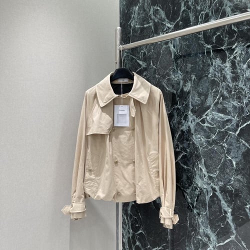 جاكيت المطر العجيب من CH