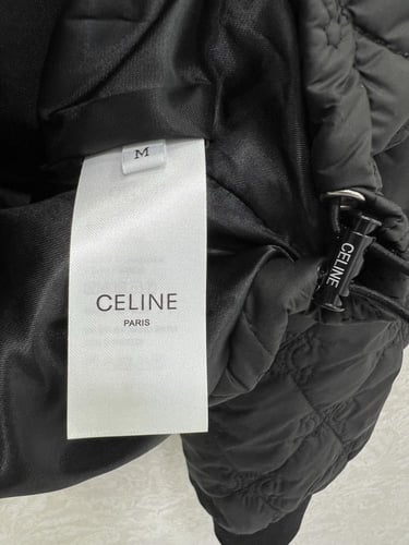 جاكيت C بشعار